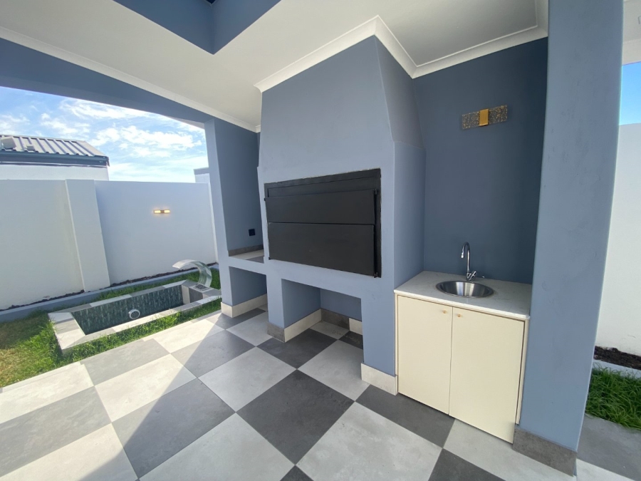 4 Bedroom Property for Sale in Sandown Western Cape